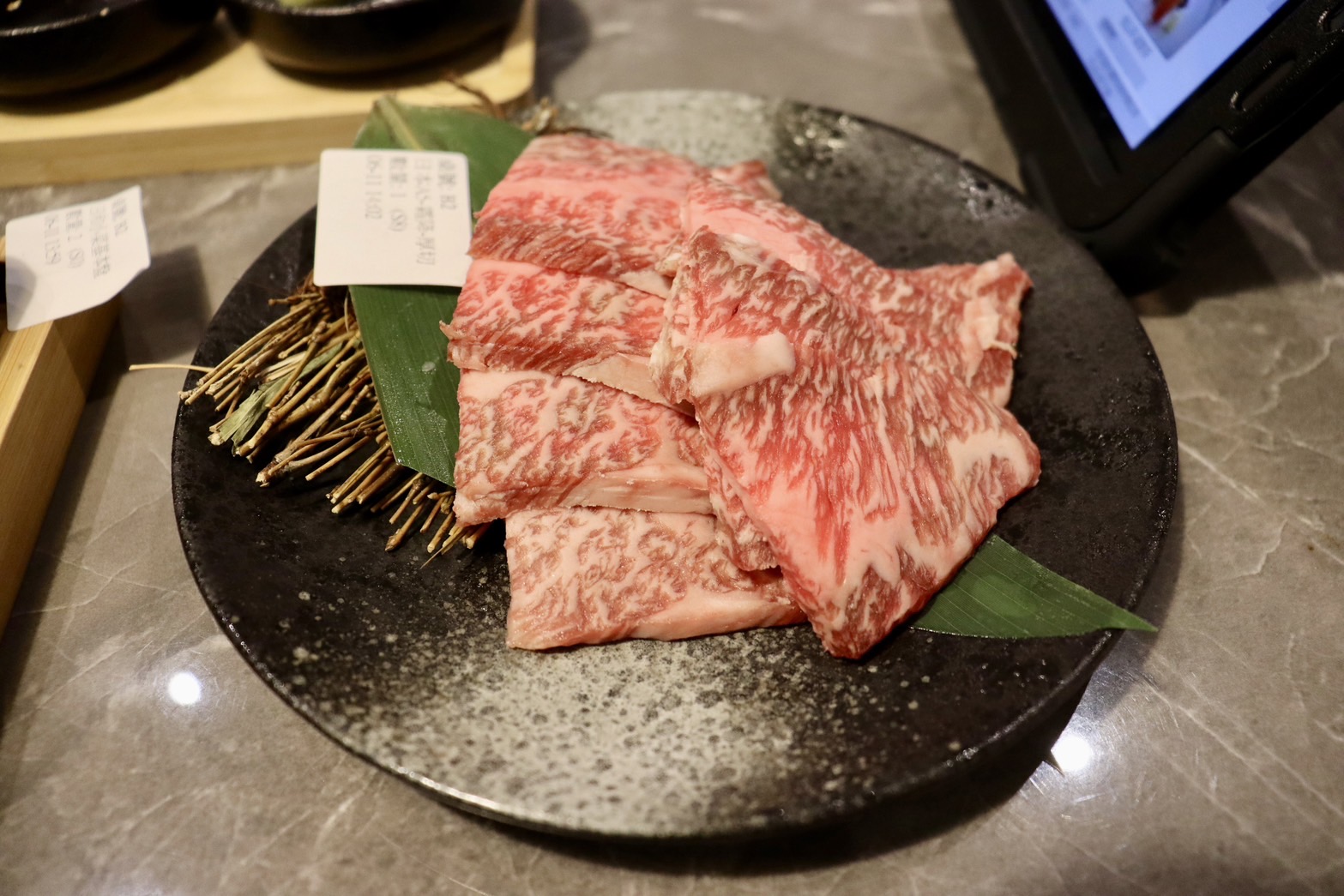 吃肉肉 CHIH ROU ROU 燒肉専門店 | 竹北最頂日本Ａ５和牛吃到飽 @傑哥的閒暇人生