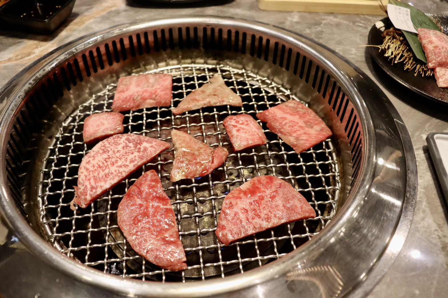 吃肉肉 CHIH ROU ROU 燒肉専門店 | 竹北最頂日本Ａ５和牛吃到飽 @傑哥的閒暇人生