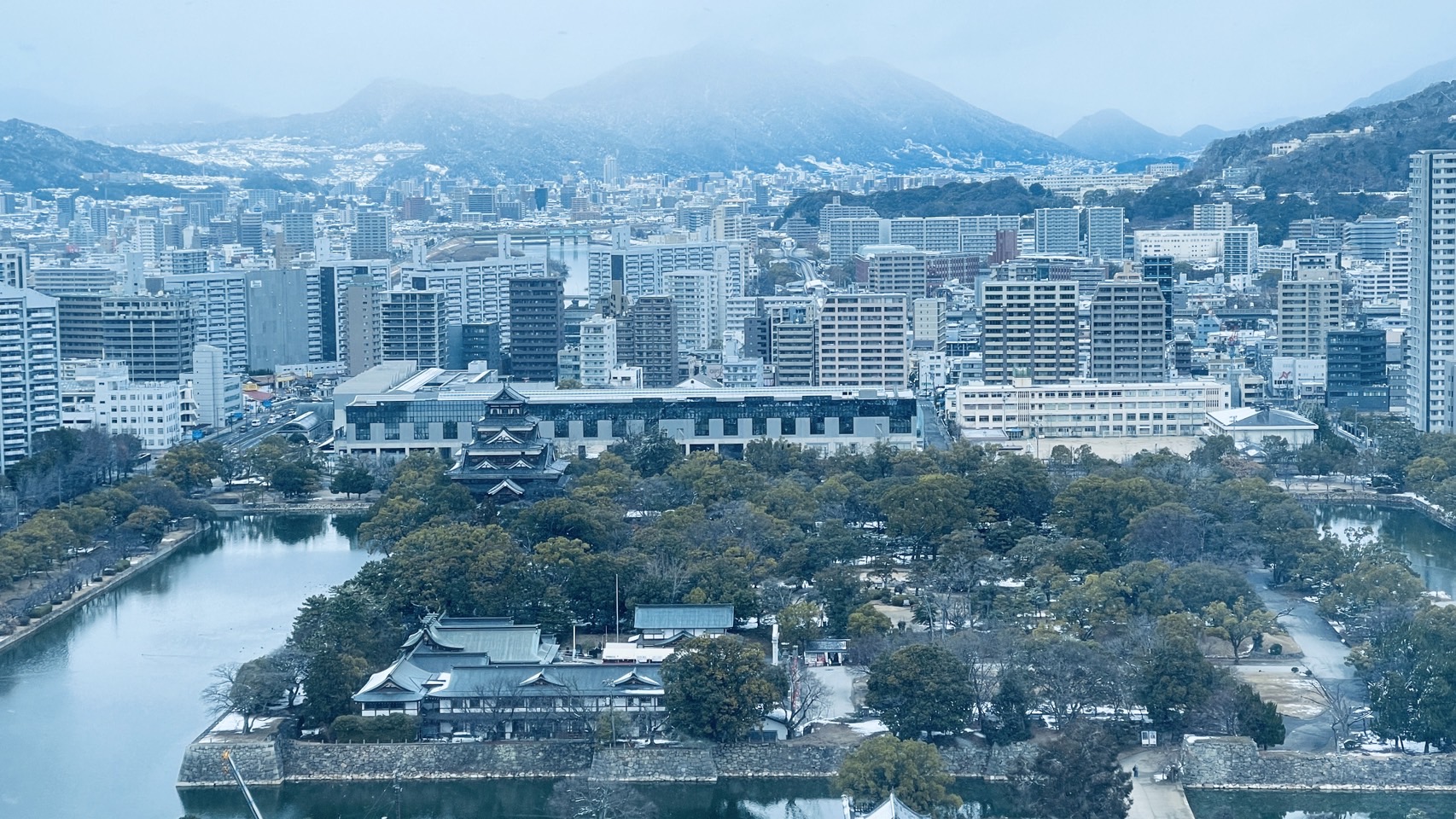 【日本廣島】廣島麗嘉皇家酒店 | 房間內可以直視廣島城，旁邊就是機場巴士站 @傑哥的閒暇人生