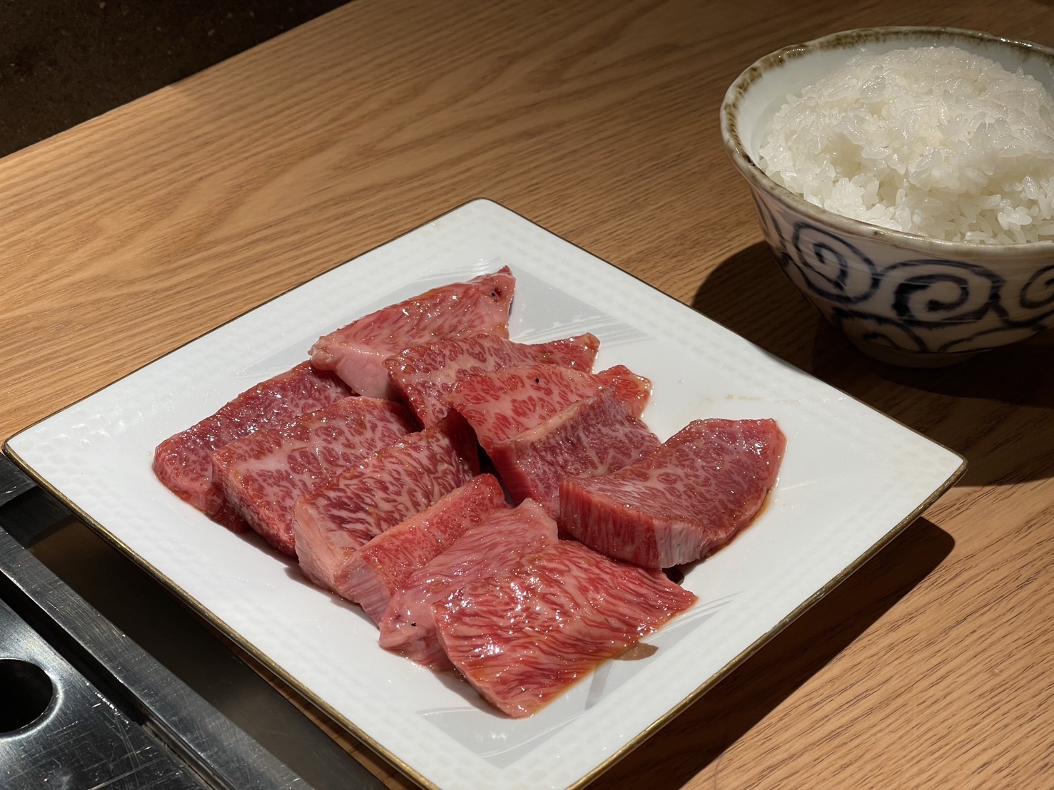 【日本札幌】Yakiniku Gurumans Ito | 札幌最受歡迎的燒肉店之一，美味的燒肉、價格合理，很推薦大家來試試 @傑哥的閒暇人生